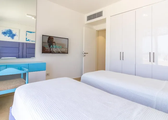 Ollystays - & Pool Free Access, Mangroovy 2br ! Appartamento *