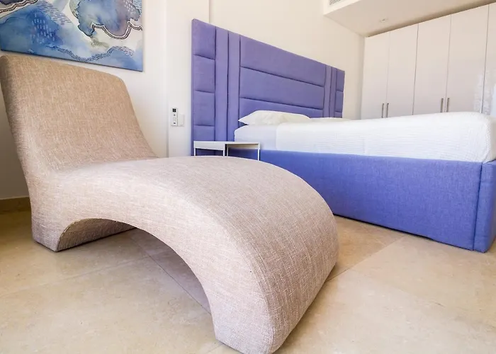 Ollystays - & Pool Free Access, Mangroovy 2br ! Appartamento *