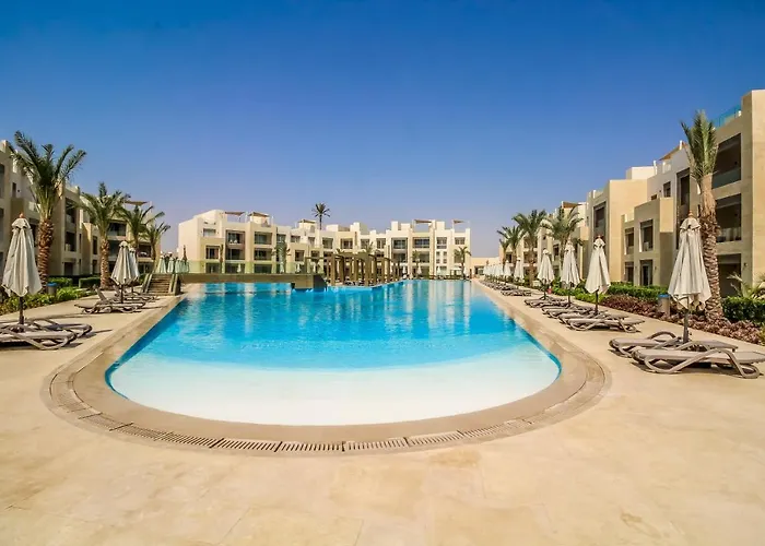 Ollystays - & Pool Free Access, Mangroovy 2br ! *
